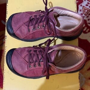 Keen Burgundy Leather Lace-Up Shoes